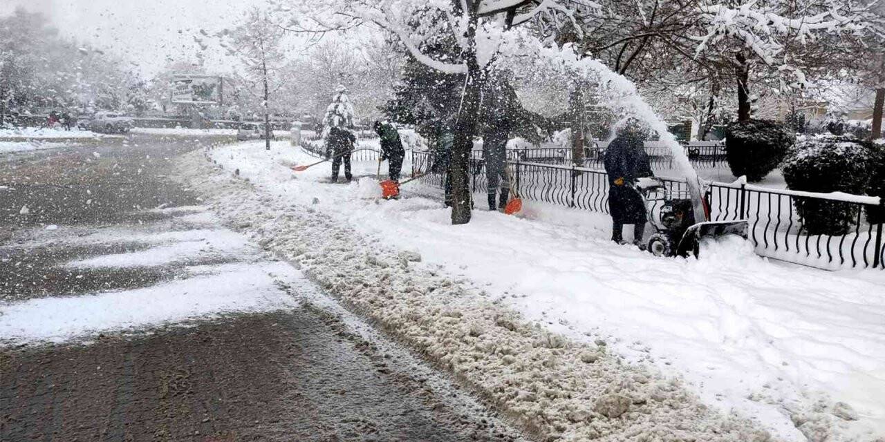 Karatay’da 24 saat kar mesaisi