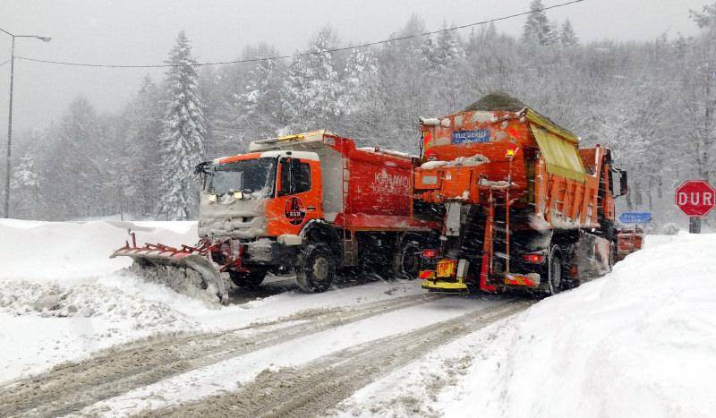 Anadolu Otoyolu ve D-100 yolu trafiğe kapatıldı