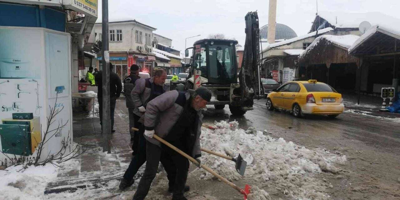Akçadağ Belediyesi 7/24 sahada