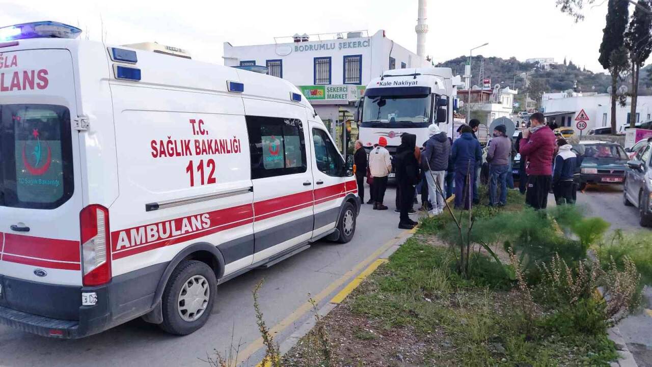 Bodrum’da feci kaza; tır çarpan yaşlı adam olay yerinde can verdi