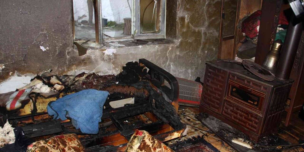 Sigara izmaritinden çıkan yangında bir kişi öldü