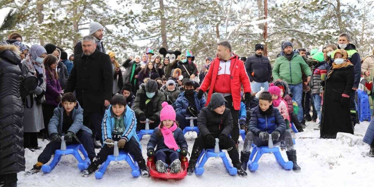 Kızak Şenliği’nde renkli görüntüler ortaya çıktı