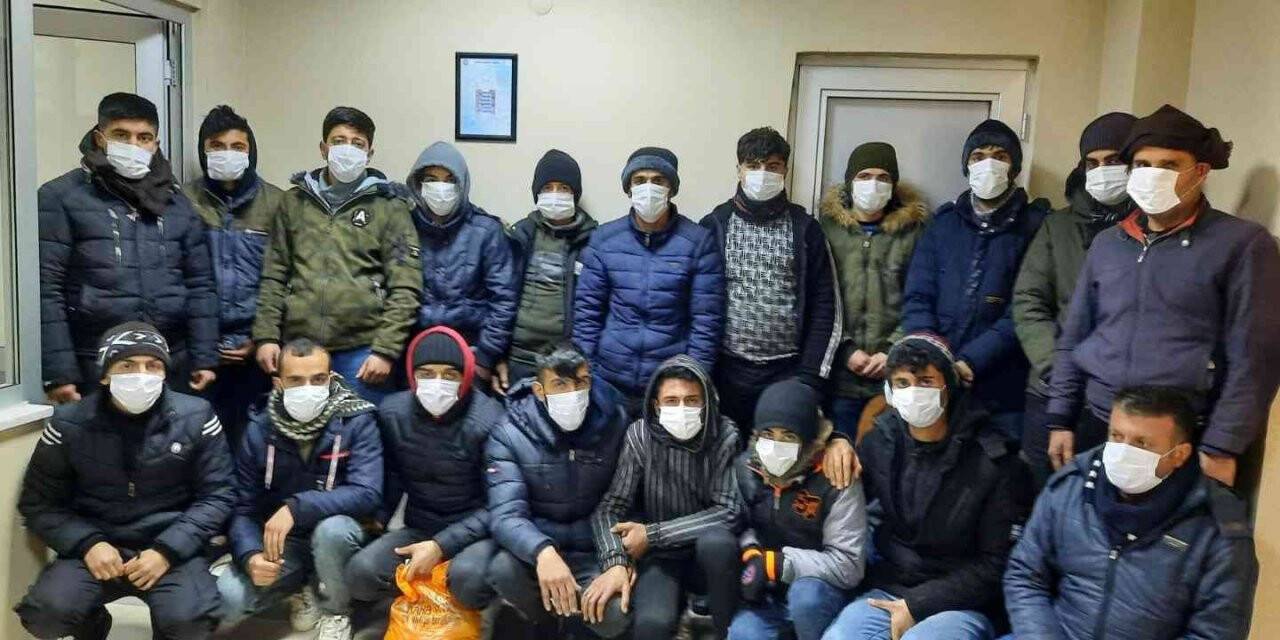 TEM’de durdurulan araçtan 21 kaçak göçmen çıktı