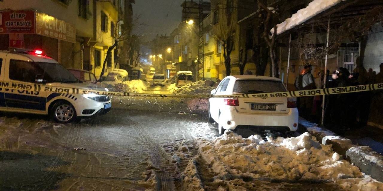 Gaziantep’te sokak ortasında silahlı saldırı: 2 yaralı