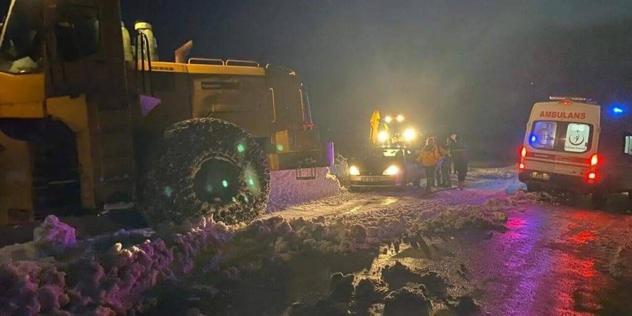 Yollar kapandı, ekipler hasta vatandaşa ulaşmak için seferber oldu