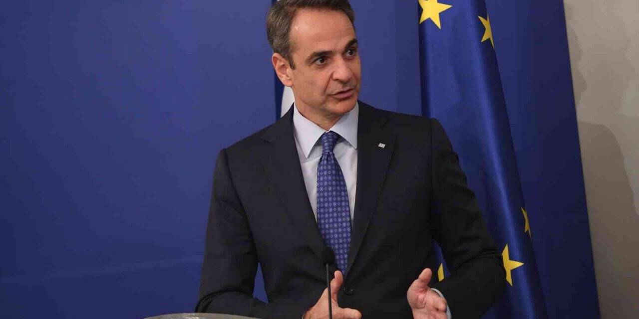 Yunanistan’da kar fırtınası sonrası Miçotakis’ten özür