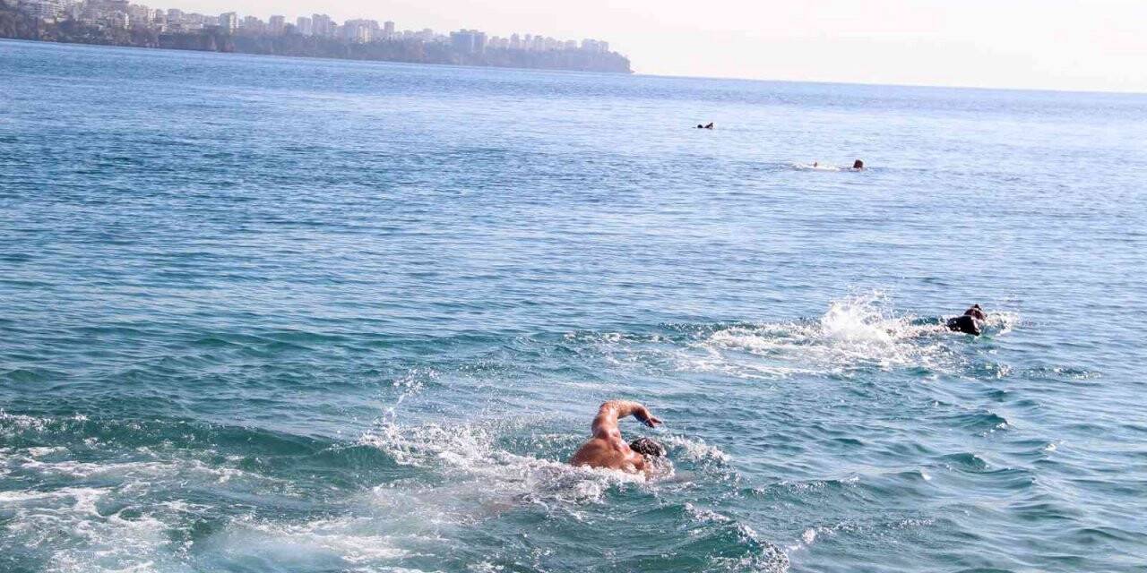 Antalya’da hafta başı kar, hafta sonu deniz keyfi