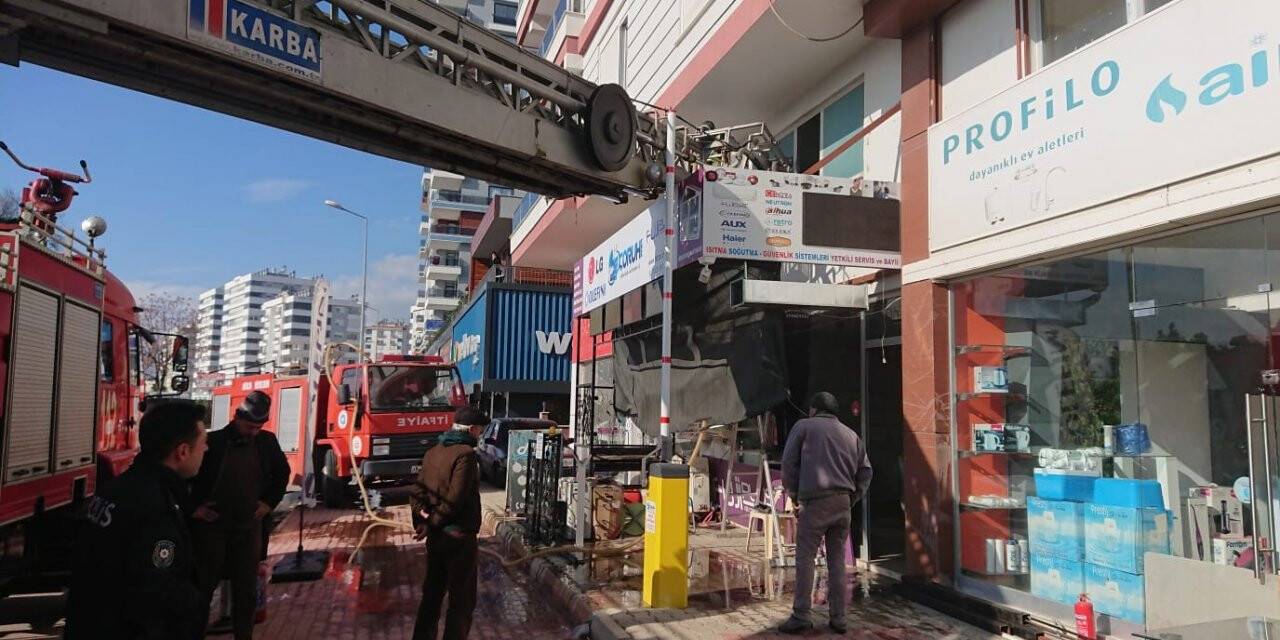 Yangında iş yerine ait asma kat kullanılamaz hale geldi