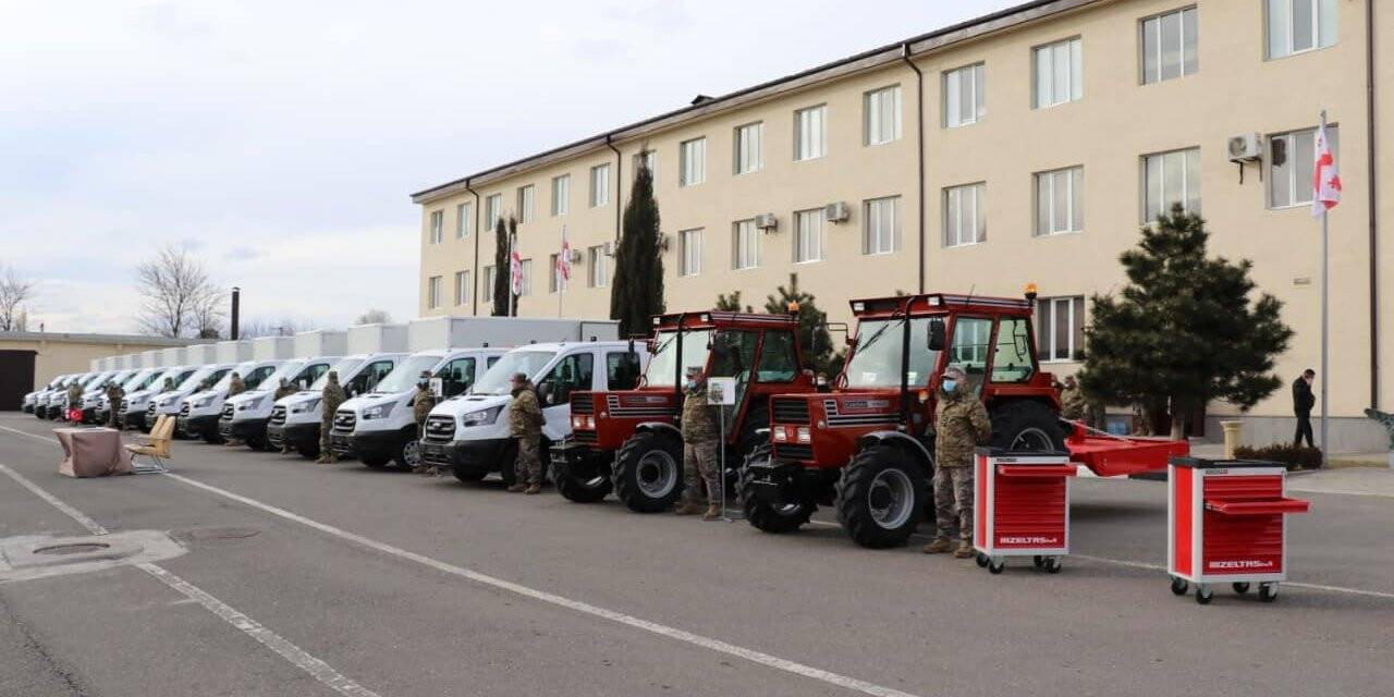 Gürcistan Savunma Bakanı Burculadze: "Türkiye, savunma kuvvetlerimizin güçlendirilmesine çok aktif şekilde destek sağlıyor"