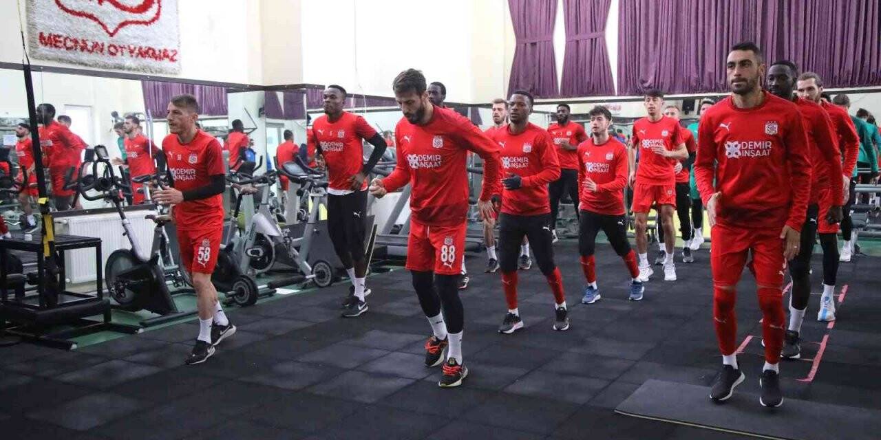 Sivasspor salonda çalıştı