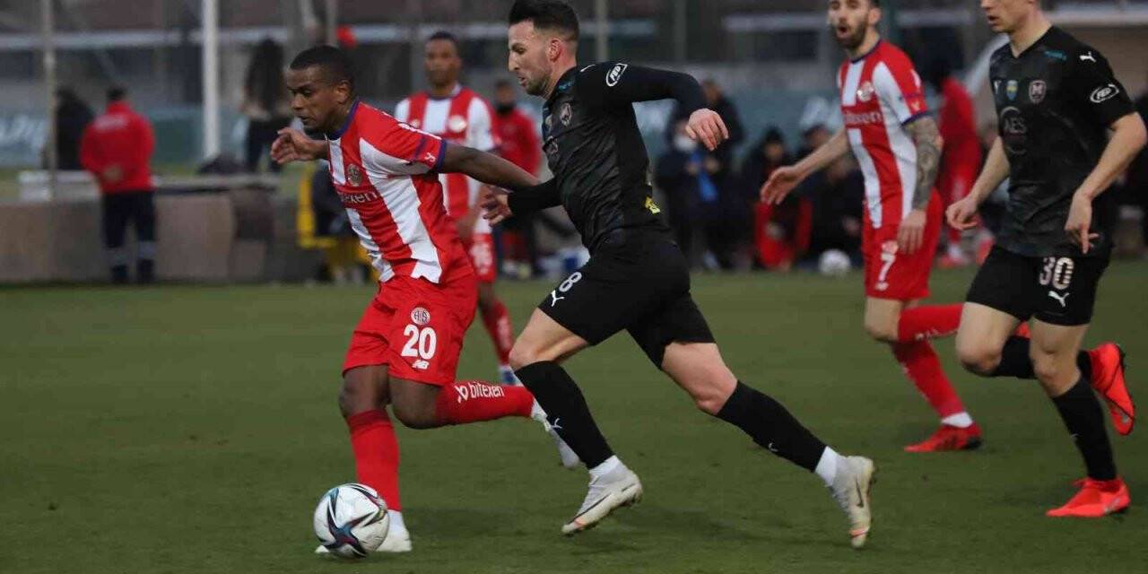Hazırlık maçı: FT Antalyaspor: 0 - Metalist Kharkiv: 0