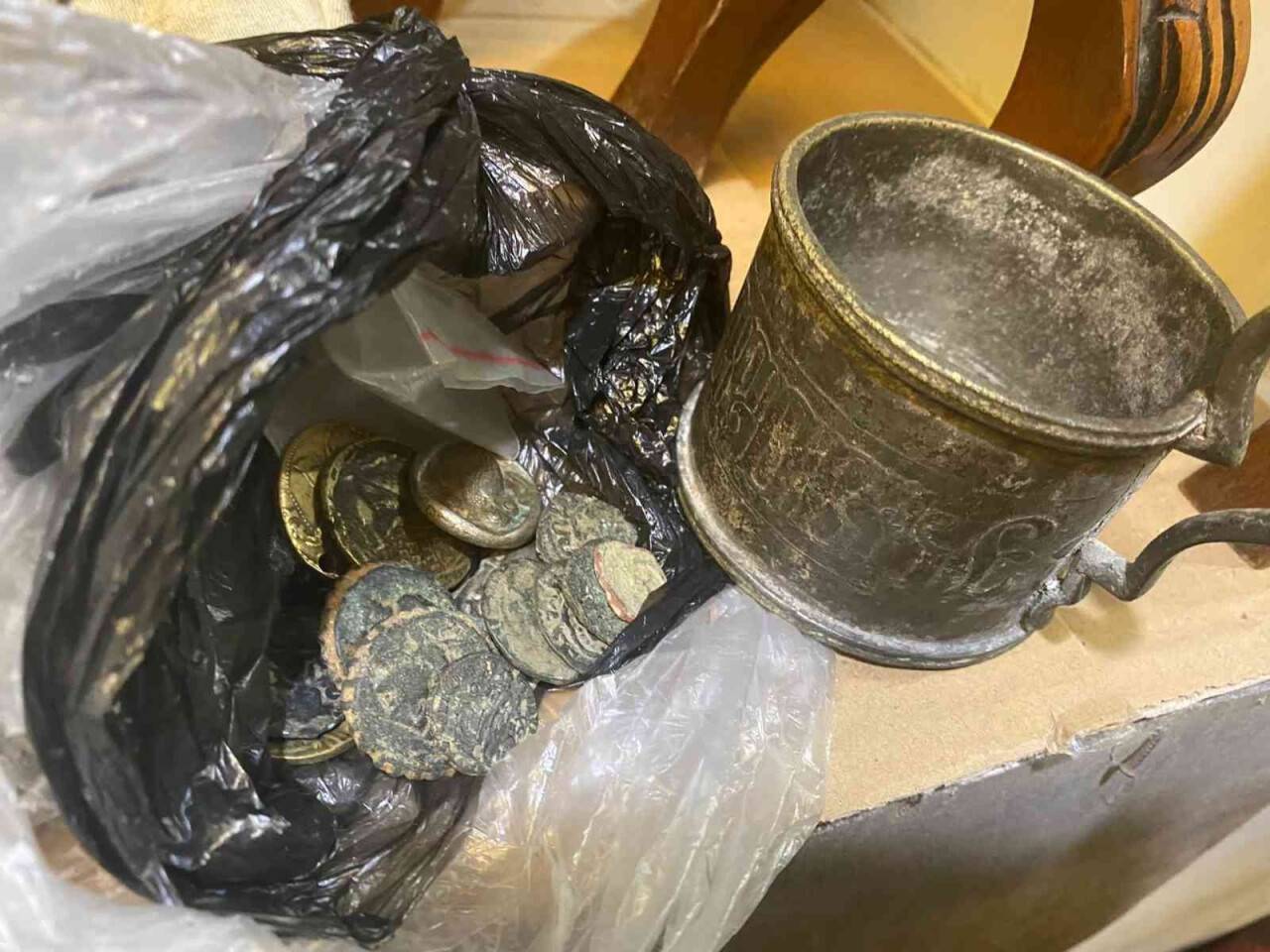 Adana’da Roma dönemine ait sikke ve objeler ele geçirildi
