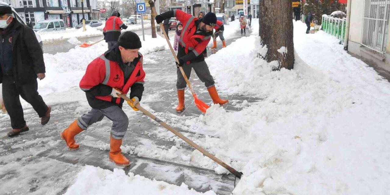 Akşehir’de beyaz bereket temizlik çalışmaları sürüyor