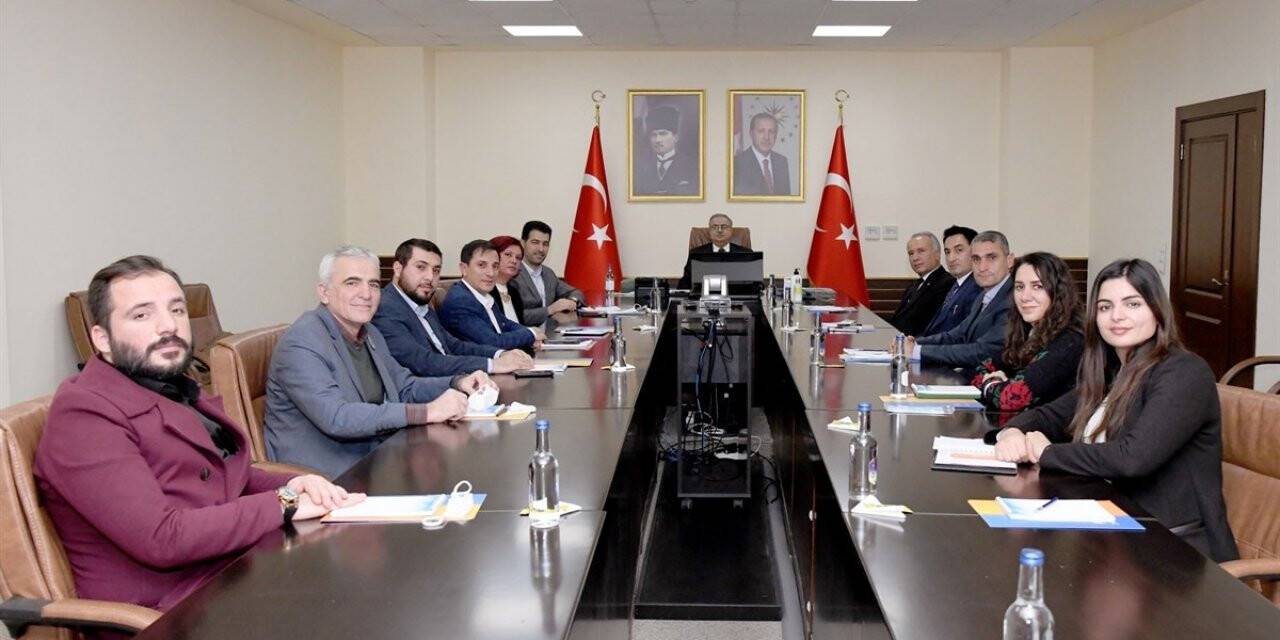 Vali Su, Mersin Yeşilay’ın yeni yönetimi ile bir araya geldi