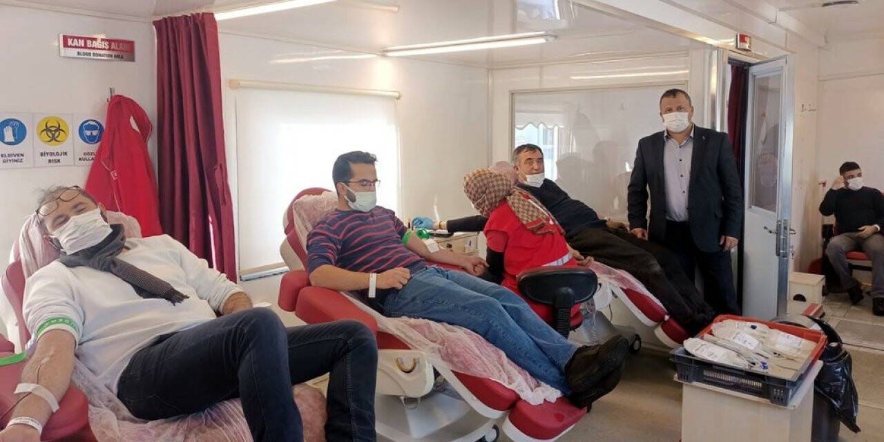 Çorumlu esnaf kan bağışında bulundu