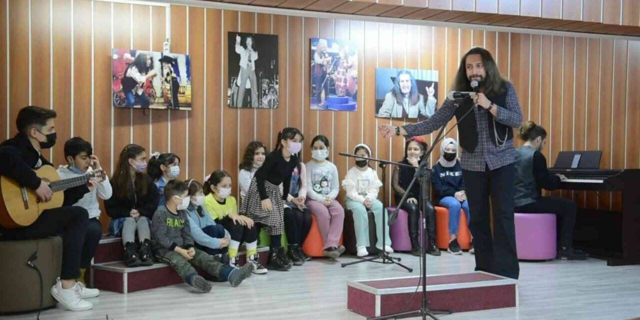 Barış Manço, kendi yaptırdığı okulda anıldı