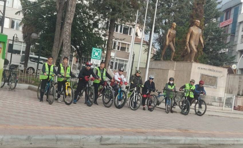 Bisikletliler Kızılırmak Deltası’na pedal çevirdi
