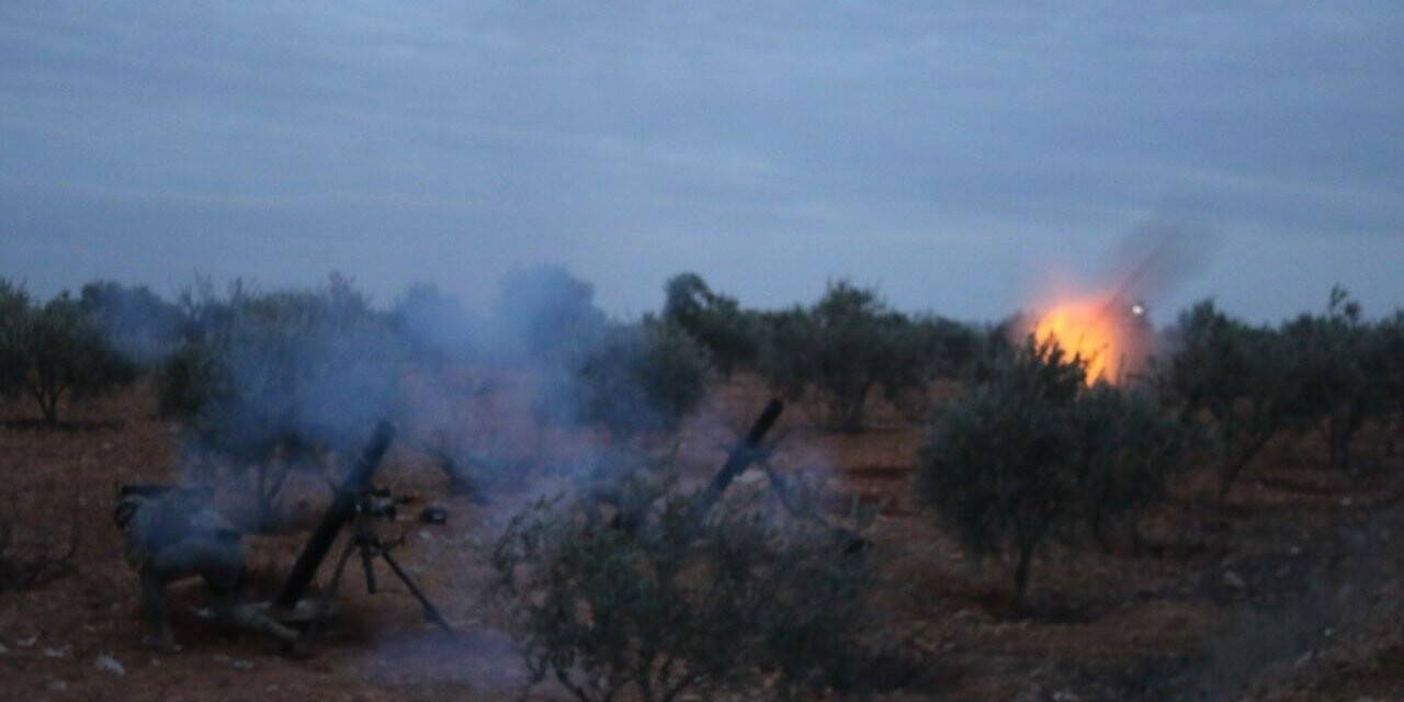 Suriye Milli Ordusu El Bab’ta terör örgütü PKK/YPG mevzilerini vurdu