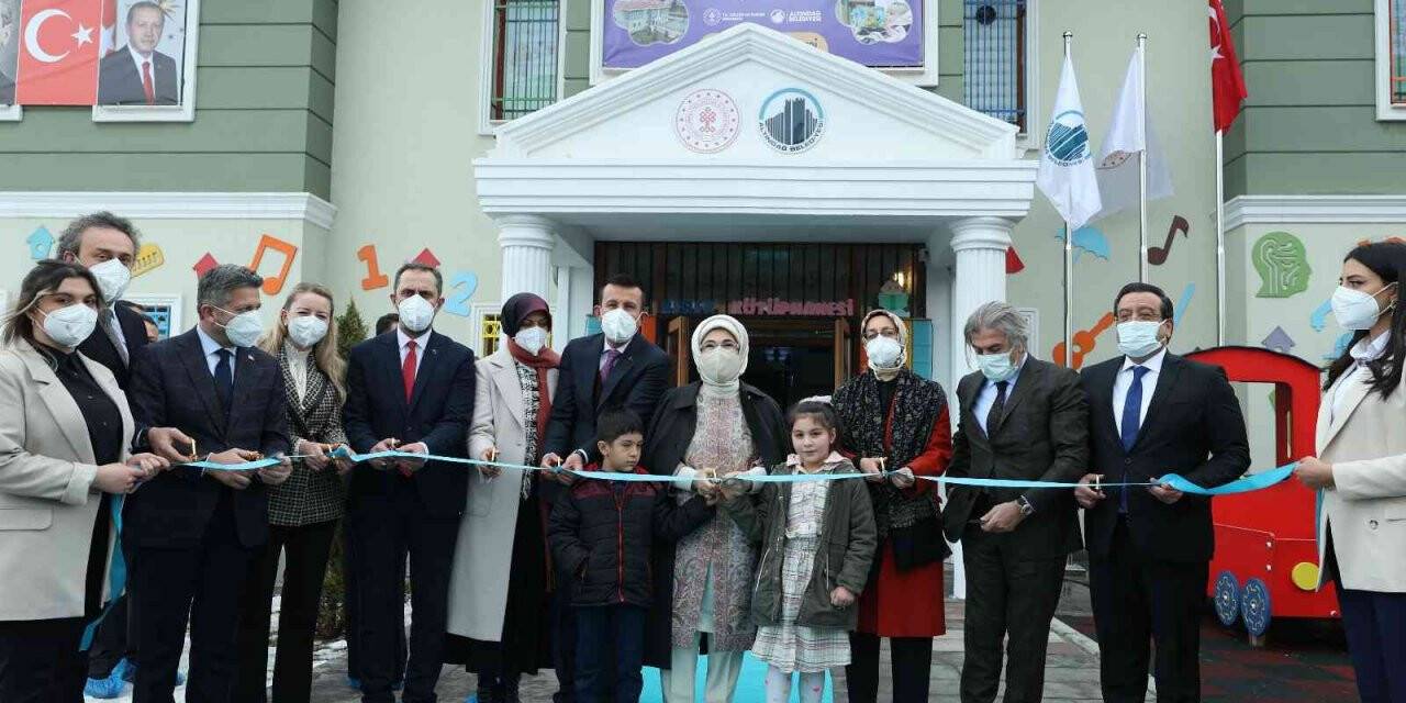 Emine Erdoğan, Bebek Kütüphanesi’nin açılışını yaptı