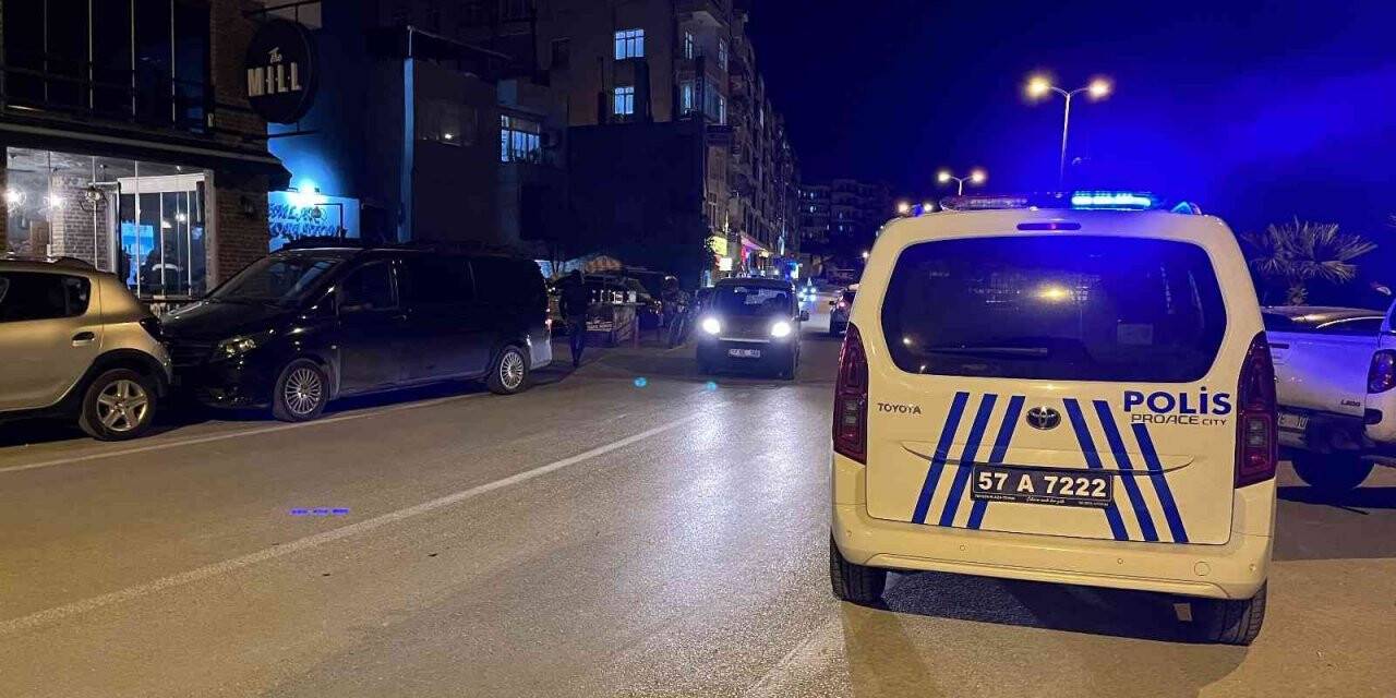 Sinop’ta birlikte oturduğu arkadaşını yanlışlıkla vurdu