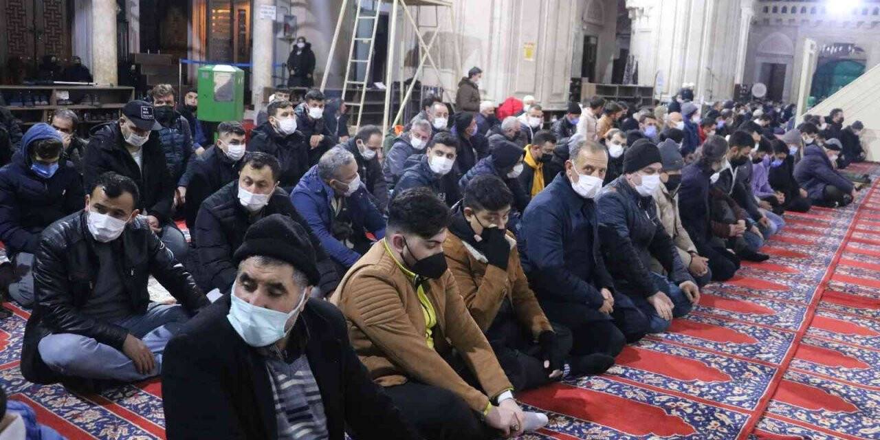 Edirne’de vatandaşlar Regaip Kandili’ni idrak etti