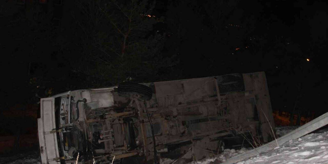 Palandöken’de otobüs şarampole uçtu: 25 yaralı