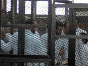 Mısır'da Darbe Karşıtlarının Yargılanması