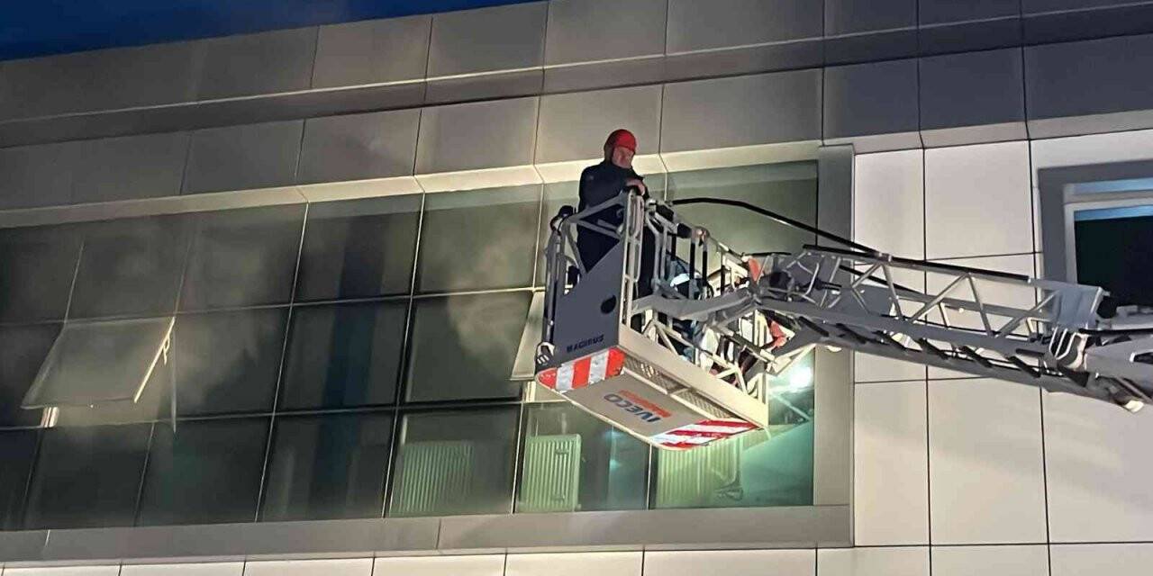 Fabrikadan çıkan dumanlar korkuttu