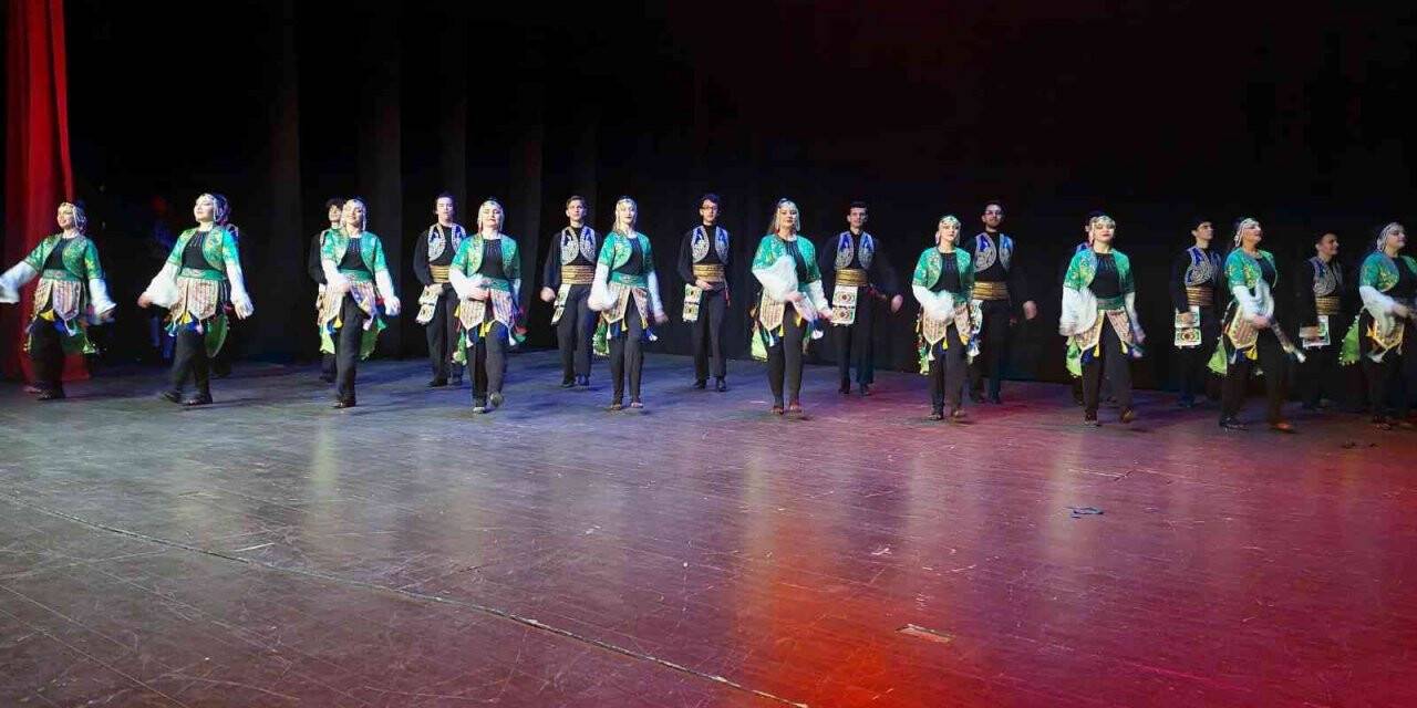 Tekirdağ’da 50 kişilik dans topluluğunun gösterisi nefes kesti