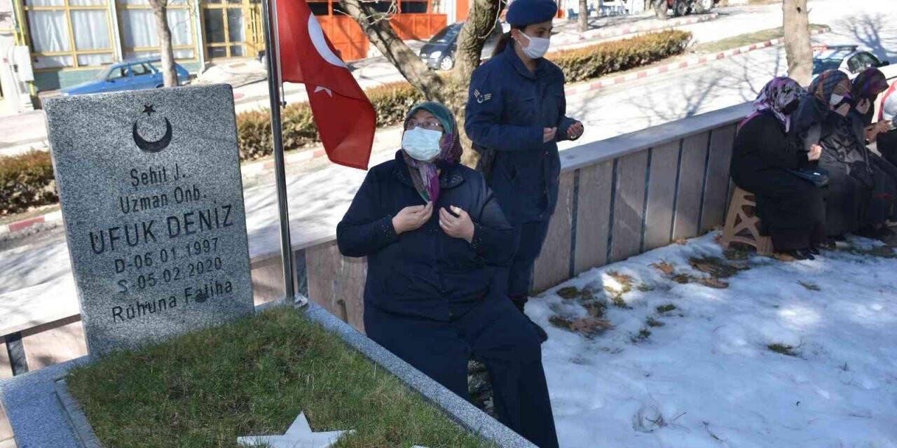 Çığda şehit düşen Jandarma Uzman Onbaşı Ufuk Deniz dualarla anıldı