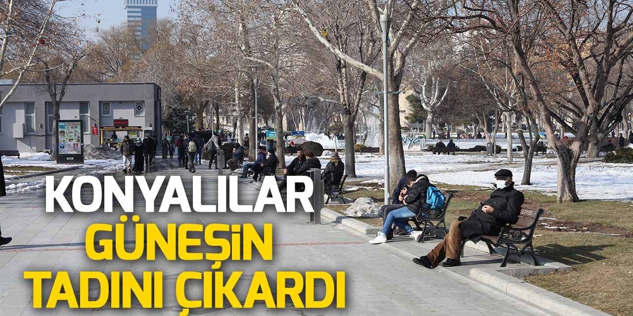 Sıcak havayı gören Konyalılar çarşı pazarda güneşin tadını çıkardı