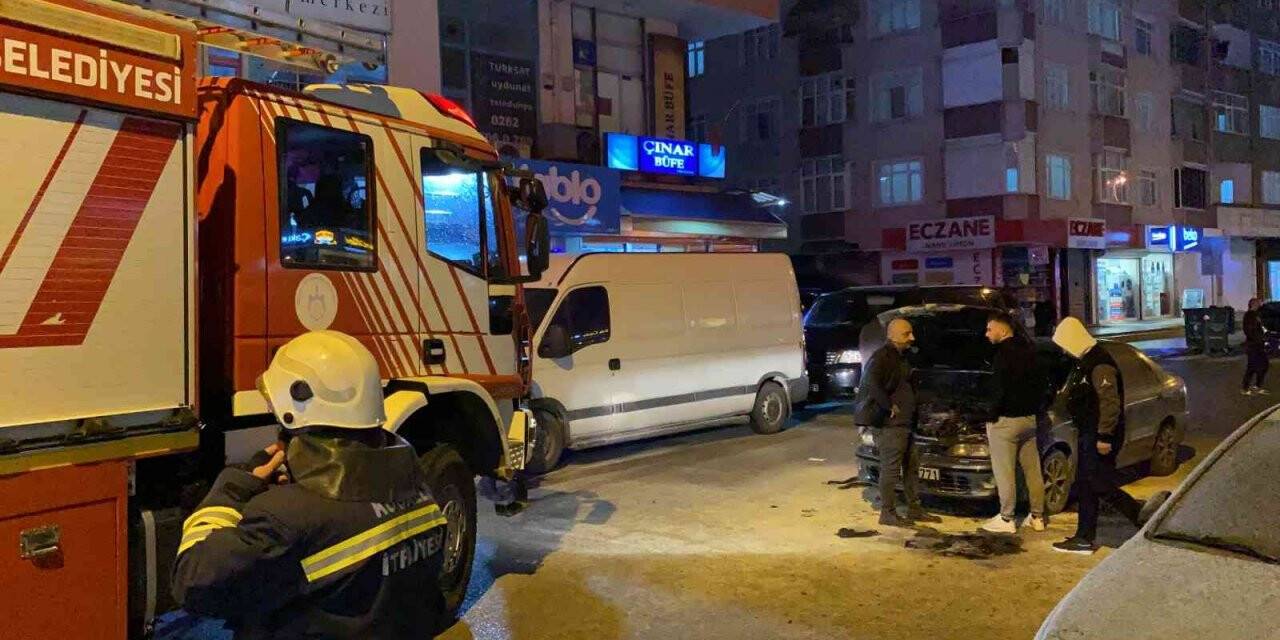 Seyir halindeki otomobilde yangın çıktı