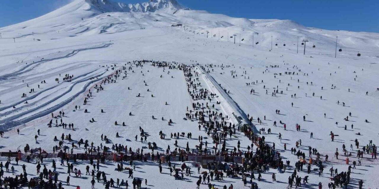 Erciyes sömestirde 350 bin misafir ağırladı