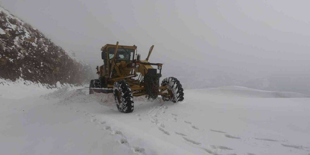 Muş’ta 21 köy yolu ulaşıma kapandı