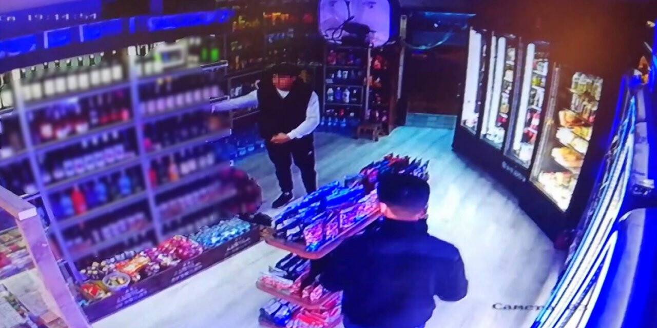 Yürekleri sızlatan hırsızlık anı kamerada