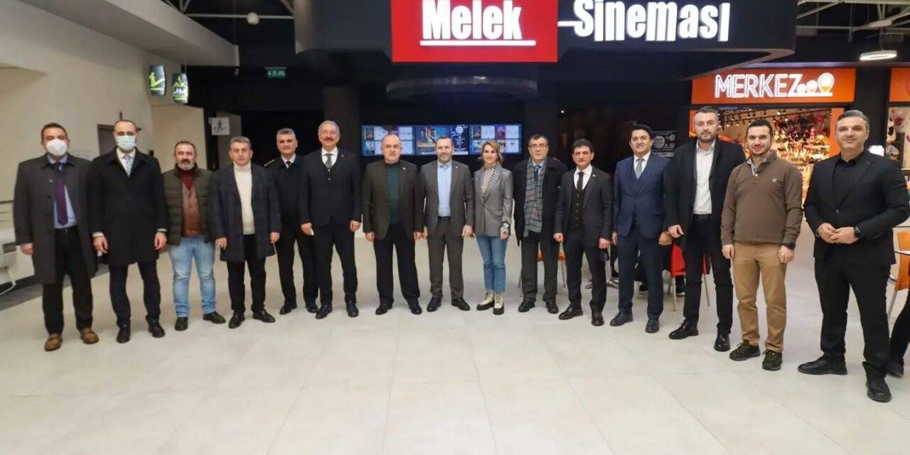 Yalova’da binlerce kişi “İyi Ki Varsın Eren” filmini ücretsiz izledi
