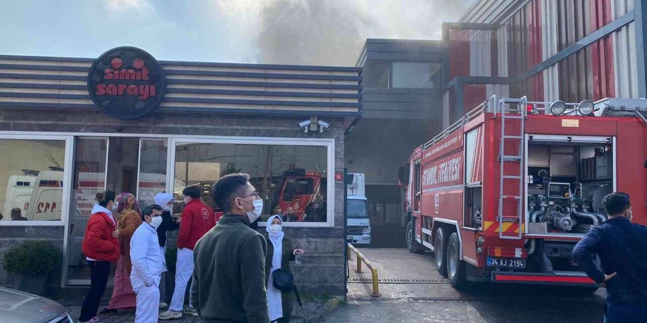 Sancaktepe’de simit fabrikasında yangın