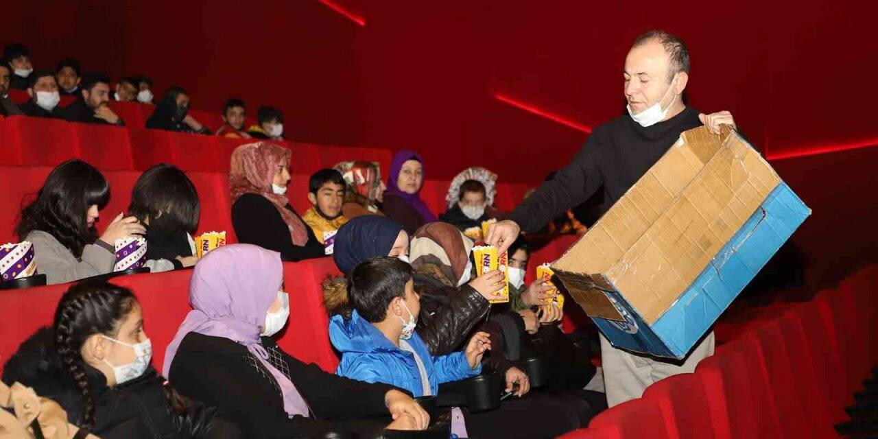 Yetim çocuklar ve anneleri sinema günlerinde buluştu