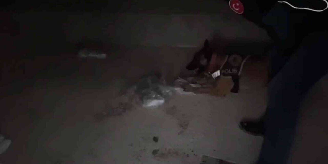 Arabasında uyuşturucu madde, evinde uçaksavar mermisi bulundu