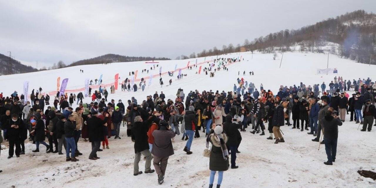 Ordu’da kar festivalinde binlerce insan yaylaya akın etti