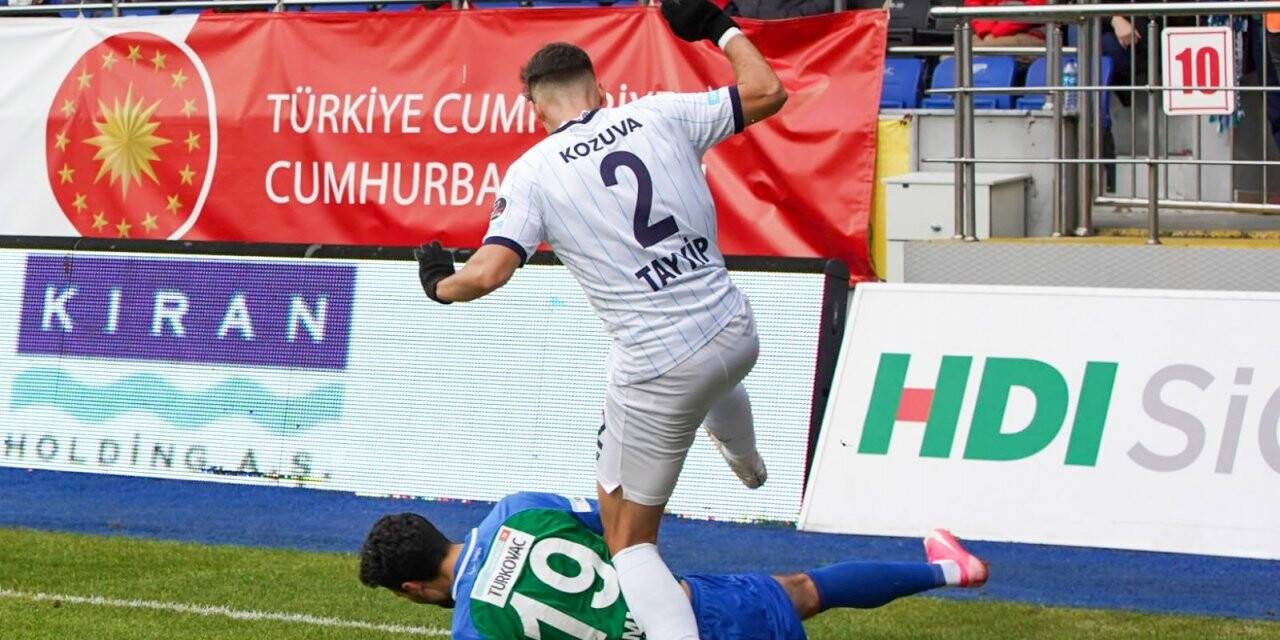 Spor Toto Süper Lig: Çaykur Rizespor: 0 - Adana Demirspor: 2 (İlk yarı)