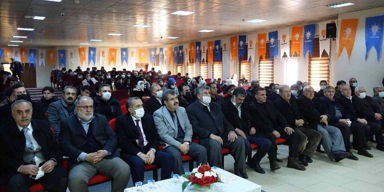 AK Parti milletvekilleri gençlerle buluştu