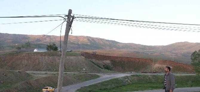 15 Yaşındaki Genç Direğe Asılı Bulundu
