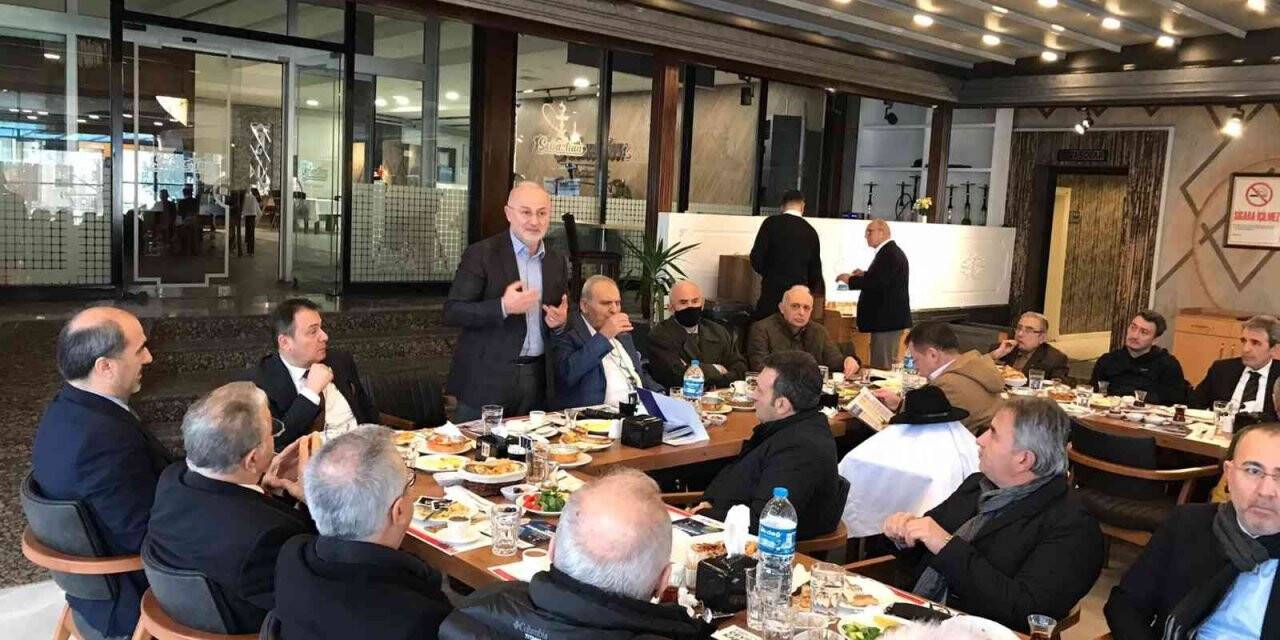 Rektör Ünal’dan iş insanlarıyla istişare