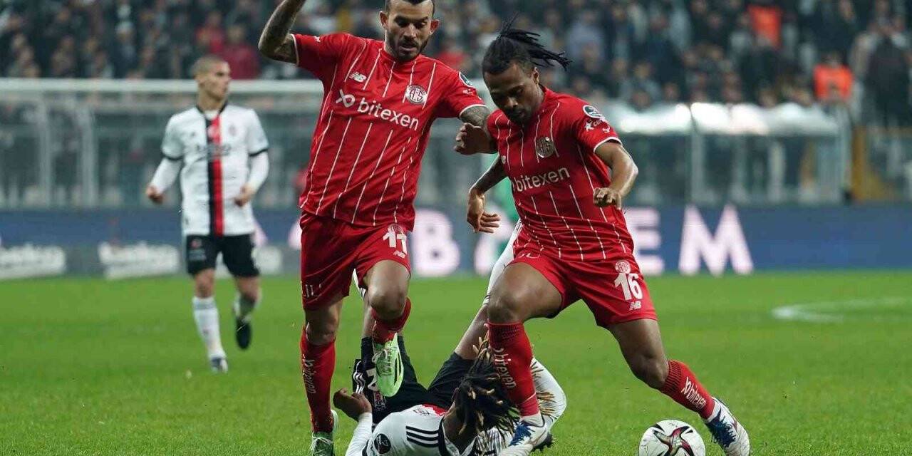 Spor Toto Süper Lig: Beşiktaş: 0 - Antalyaspor: 0 (Maç devam ediyor)