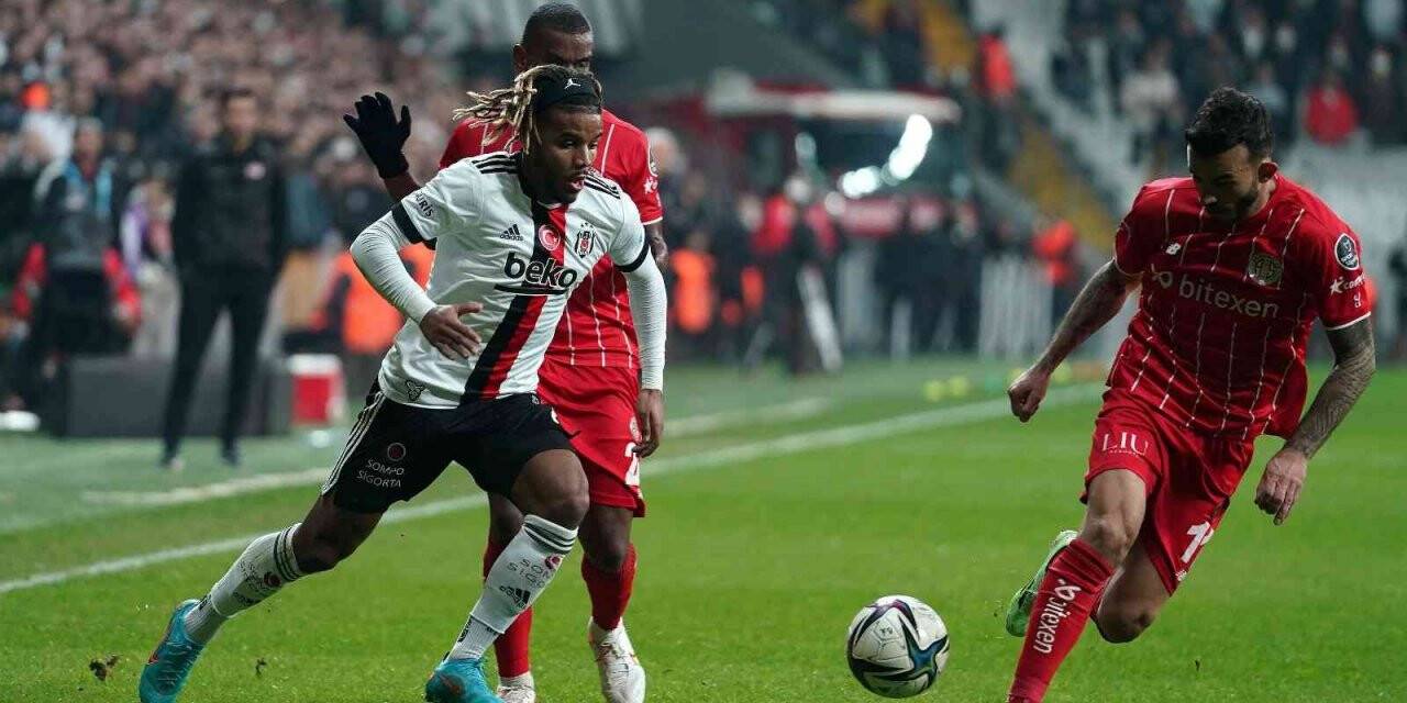 Spor Toto Süper Lig: Beşiktaş: 0 - FT Antalyaspor: 0 (İlk yarı)