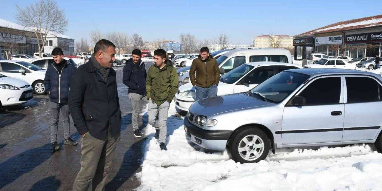 Galericiler satış olmadığından vatandaş düşmeyen fiyatlardan yakınıyor
