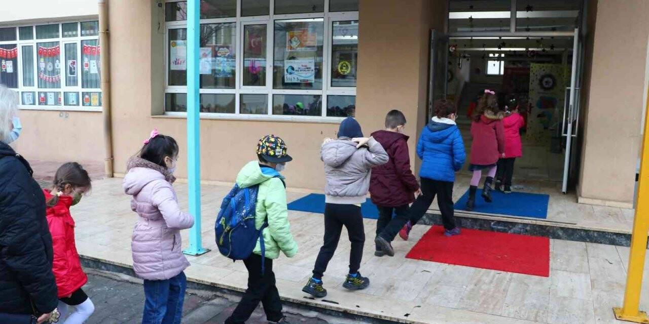 Tekirdağ’da öğrenciler ders başı yaptı