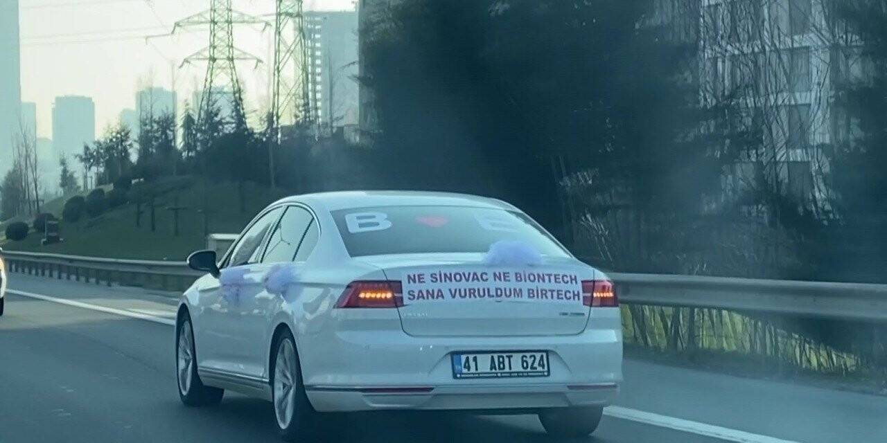 Ümraniye’de damat adayından gelin arabasıyla gülümseten aşı mesajı