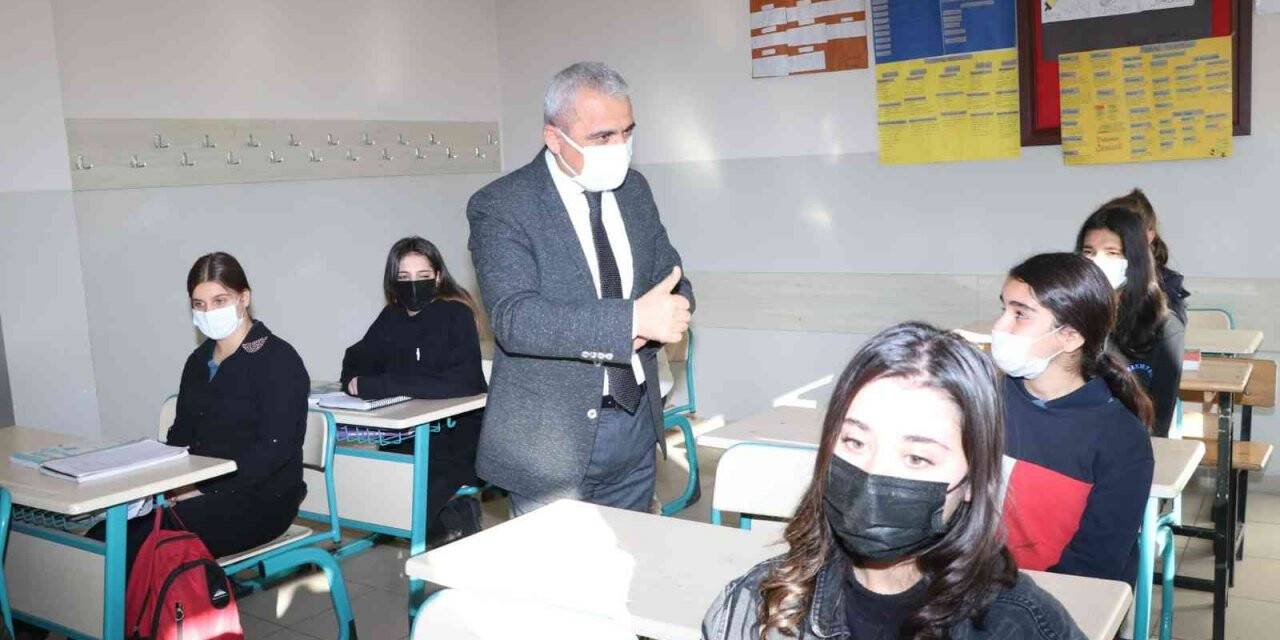 Hakkari’de ikinci yarıyıl için ilk ders zili çaldı